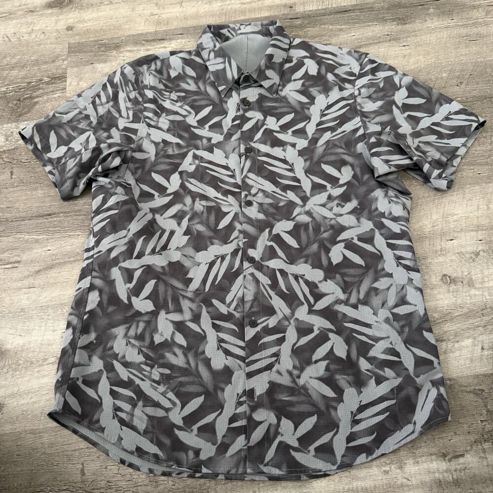 Lululemon Shirt Mens Adult Large Gray Floral Airing Easy Short Sleeve Button Up